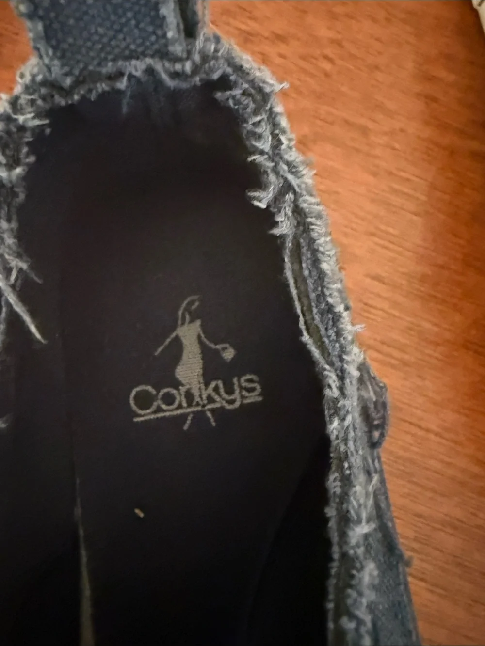 Corkys Woman’s Navy Frayed Canvas Slip-On Sneakers